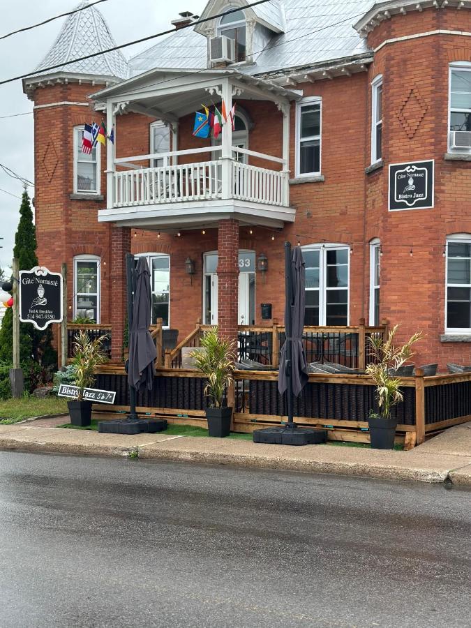 Auberge Et Bistro Namaste Lachute 외부 사진